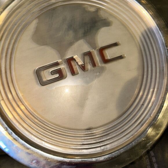 Set Of Four GMC Dog Dish Hubcaps 1993 - Picture 4 of 10